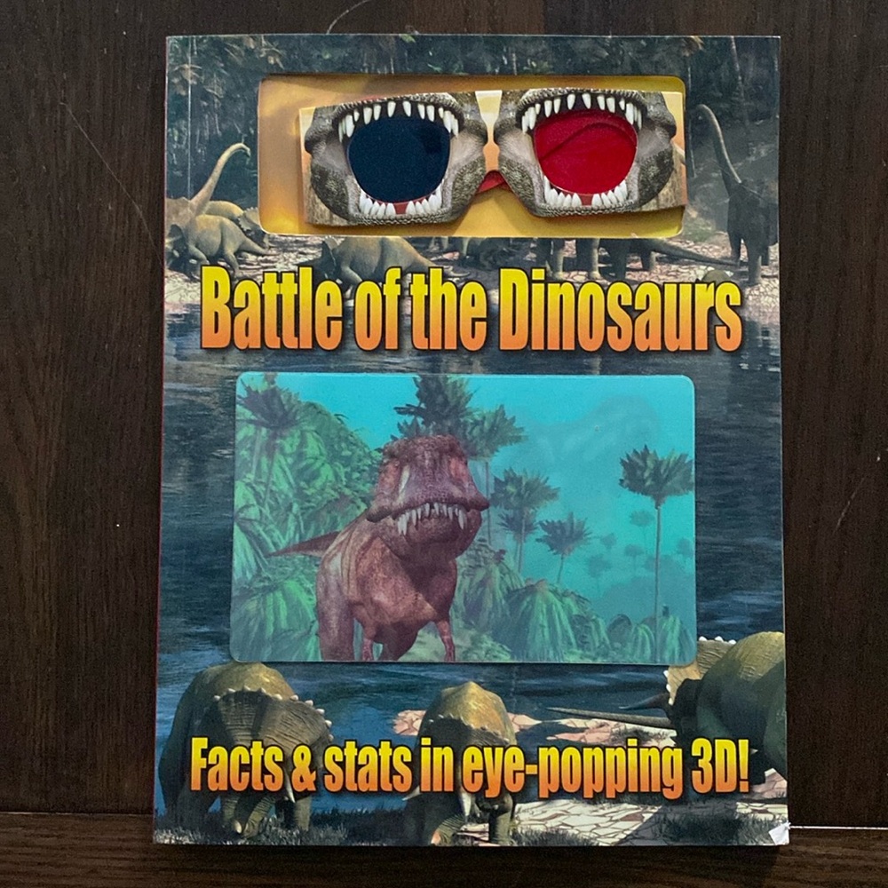 Battle of the Dinosaurs: Fact & Stats in eye popping 3D! (3D Glasses Attached)